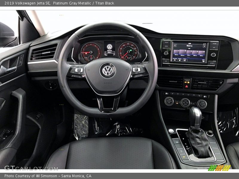 Platinum Gray Metallic / Titan Black 2019 Volkswagen Jetta SE