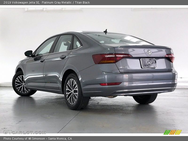 Platinum Gray Metallic / Titan Black 2019 Volkswagen Jetta SE