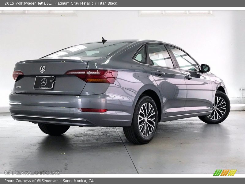 Platinum Gray Metallic / Titan Black 2019 Volkswagen Jetta SE