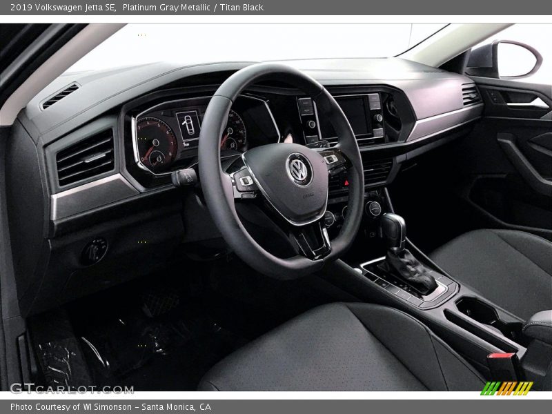 Platinum Gray Metallic / Titan Black 2019 Volkswagen Jetta SE