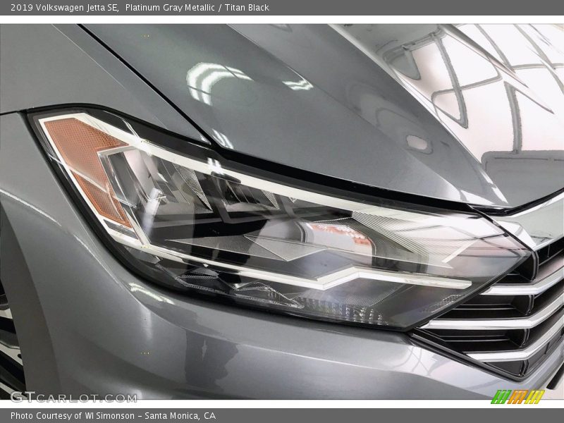 Platinum Gray Metallic / Titan Black 2019 Volkswagen Jetta SE