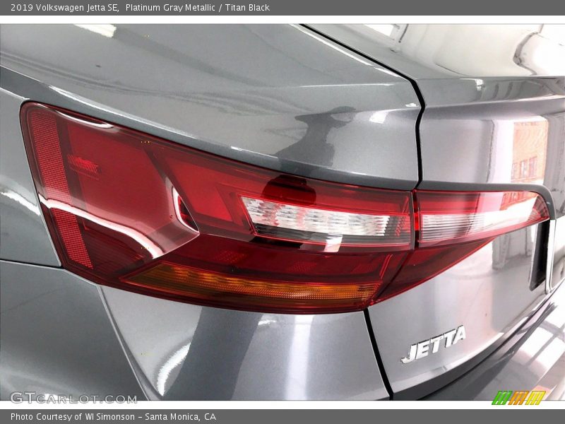 Platinum Gray Metallic / Titan Black 2019 Volkswagen Jetta SE