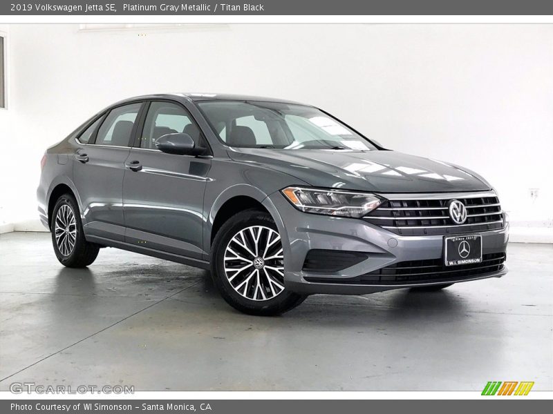 Platinum Gray Metallic / Titan Black 2019 Volkswagen Jetta SE
