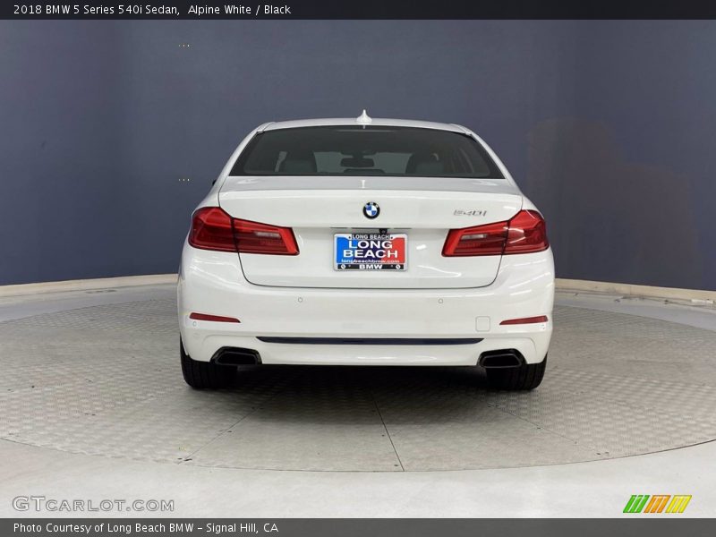 Alpine White / Black 2018 BMW 5 Series 540i Sedan