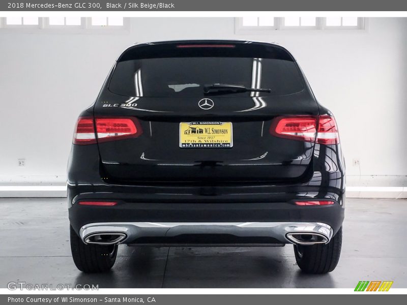 Black / Silk Beige/Black 2018 Mercedes-Benz GLC 300