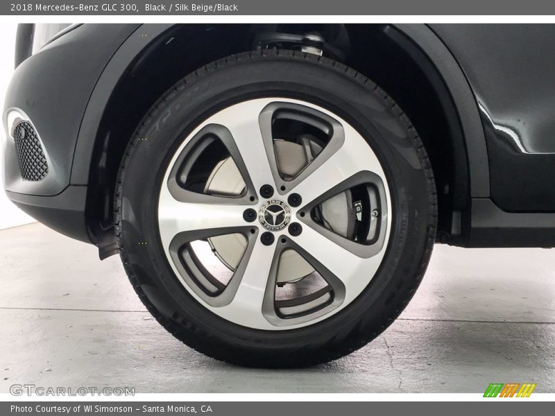 Black / Silk Beige/Black 2018 Mercedes-Benz GLC 300