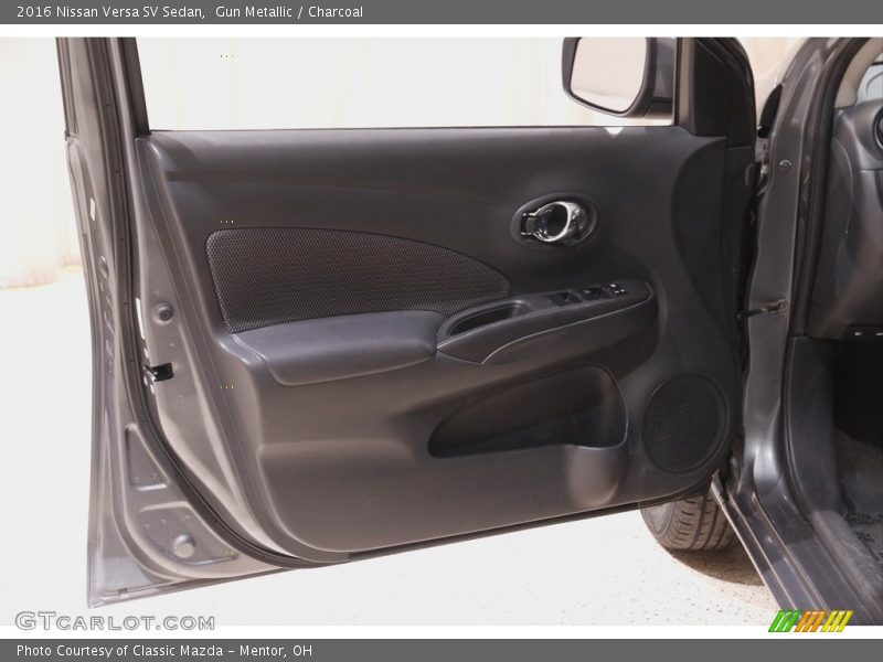 Door Panel of 2016 Versa SV Sedan