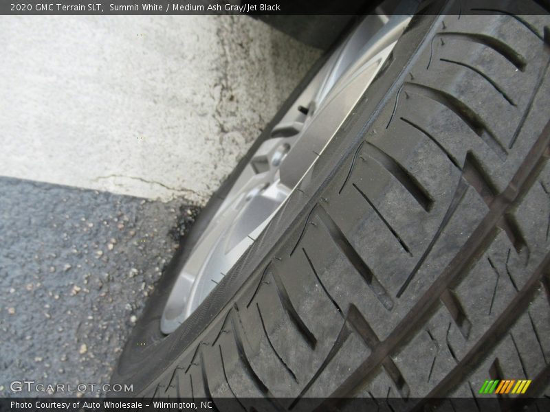 Summit White / Medium Ash Gray/Jet Black 2020 GMC Terrain SLT