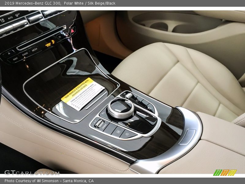 Polar White / Silk Beige/Black 2019 Mercedes-Benz GLC 300