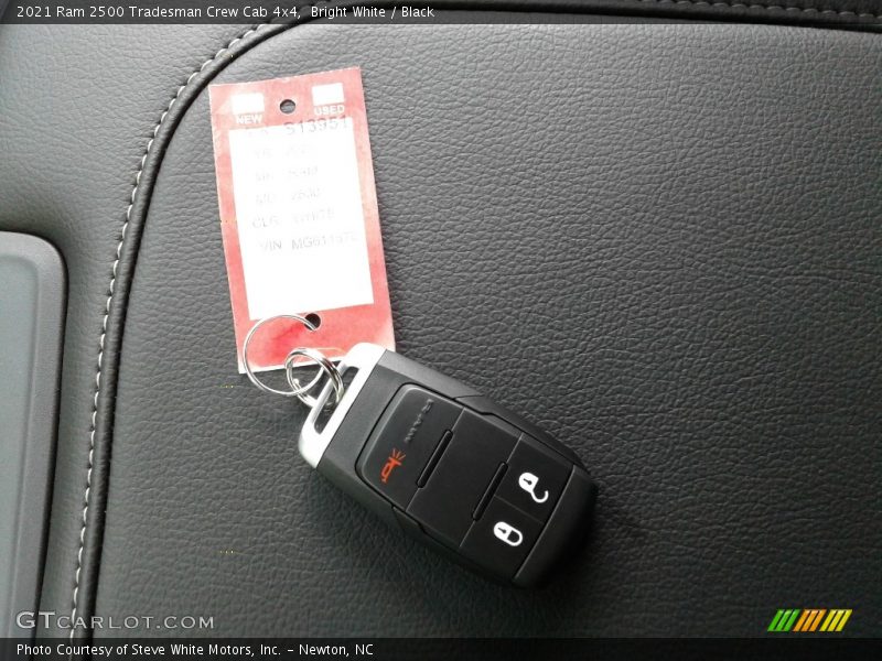 Bright White / Black 2021 Ram 2500 Tradesman Crew Cab 4x4