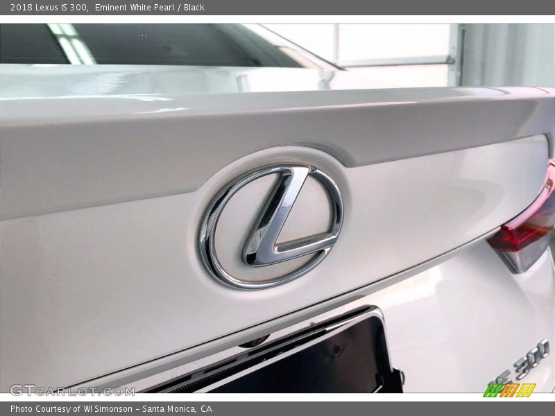 Eminent White Pearl / Black 2018 Lexus IS 300