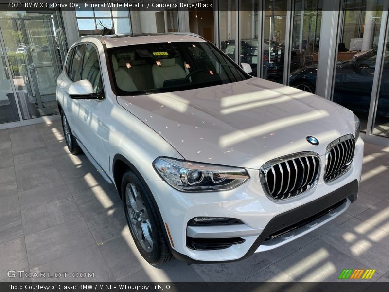 Mineral White Metallic / Canberra Beige/Black 2021 BMW X3 xDrive30e