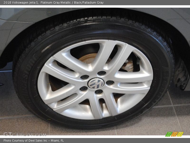 Platinum Gray Metallic / Black/Palladium Gray 2018 Volkswagen Jetta S