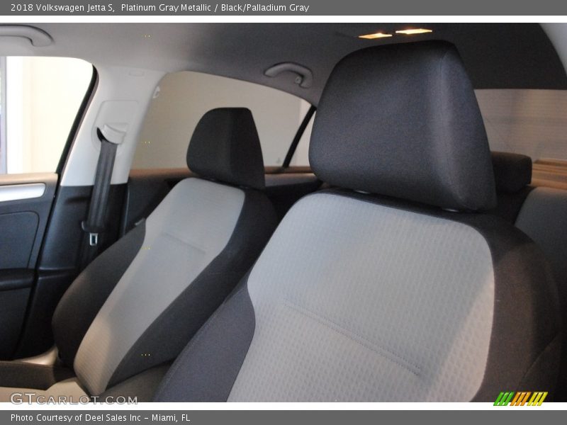 Platinum Gray Metallic / Black/Palladium Gray 2018 Volkswagen Jetta S