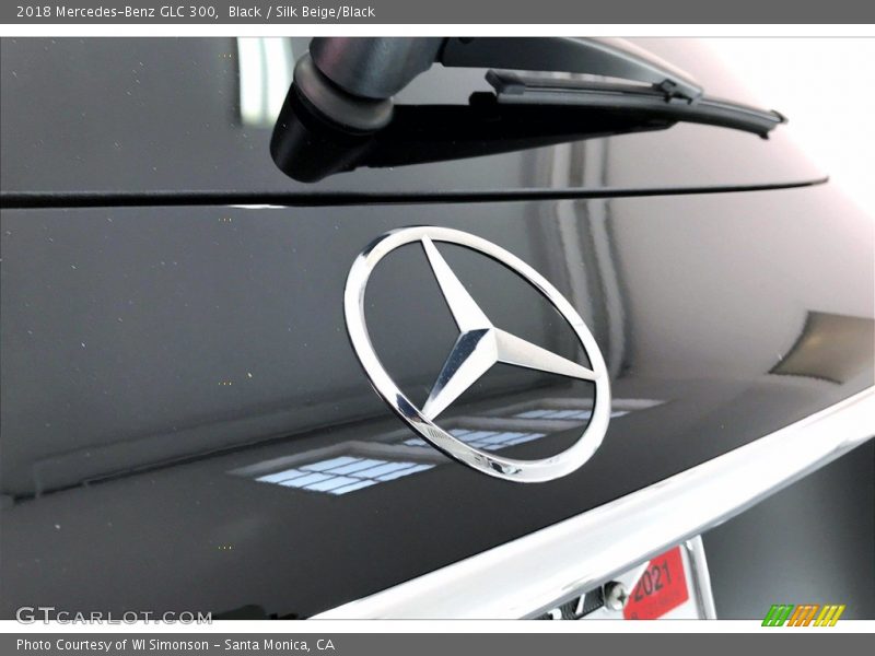 Black / Silk Beige/Black 2018 Mercedes-Benz GLC 300
