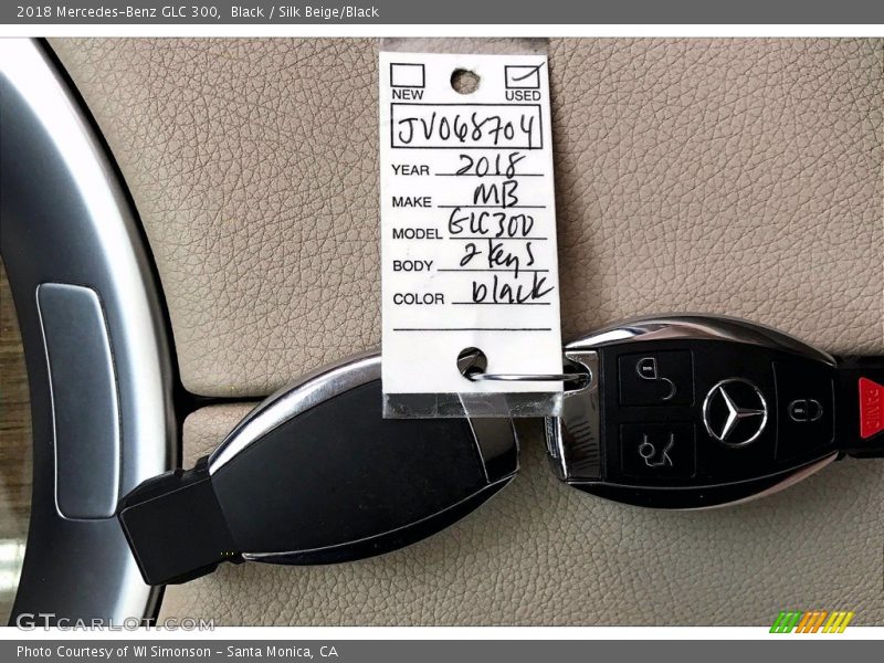 Black / Silk Beige/Black 2018 Mercedes-Benz GLC 300