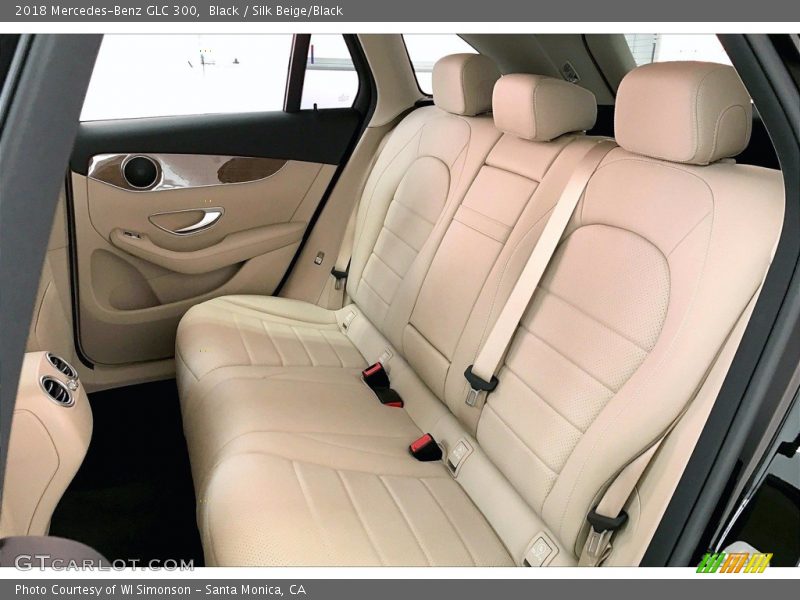 Black / Silk Beige/Black 2018 Mercedes-Benz GLC 300