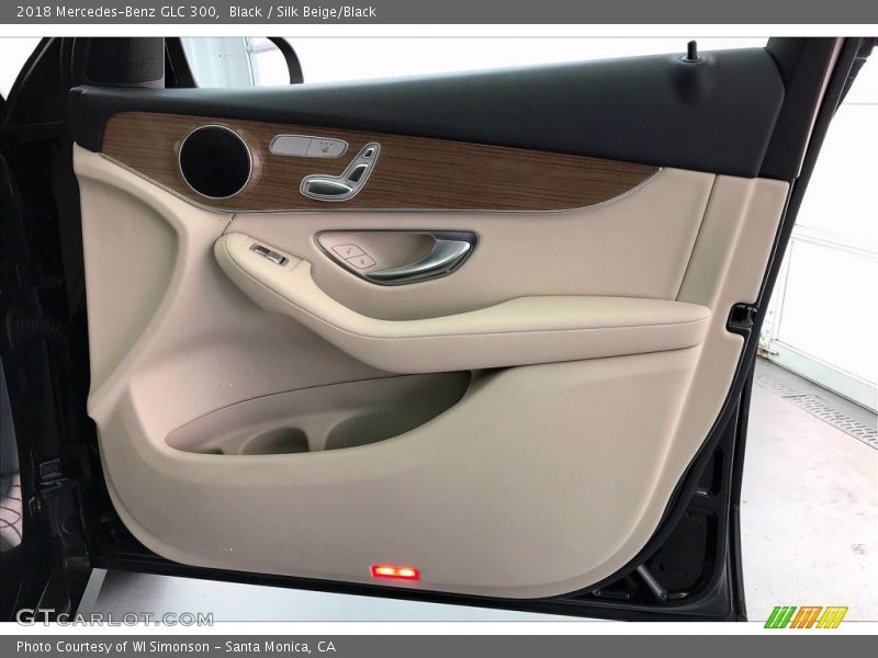 Black / Silk Beige/Black 2018 Mercedes-Benz GLC 300