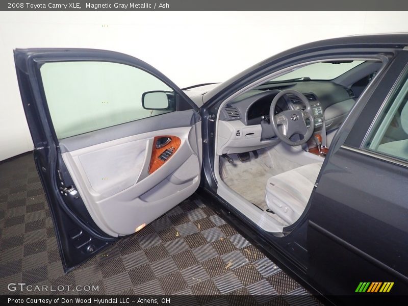 Magnetic Gray Metallic / Ash 2008 Toyota Camry XLE