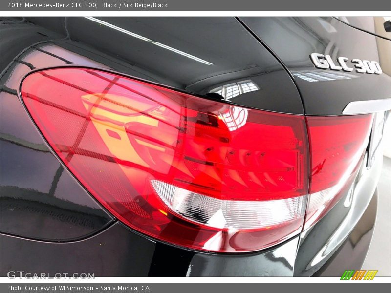 Black / Silk Beige/Black 2018 Mercedes-Benz GLC 300