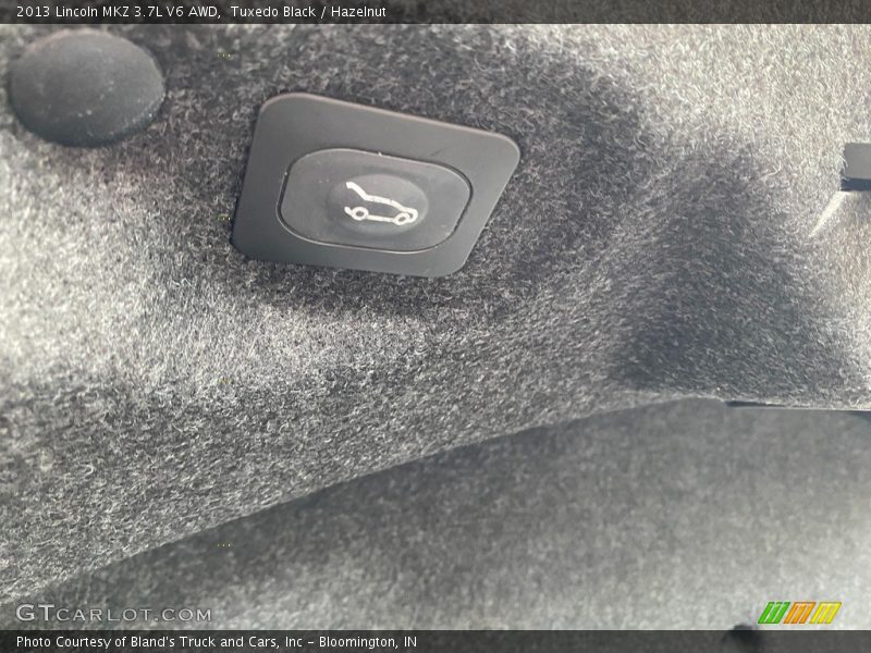 Tuxedo Black / Hazelnut 2013 Lincoln MKZ 3.7L V6 AWD