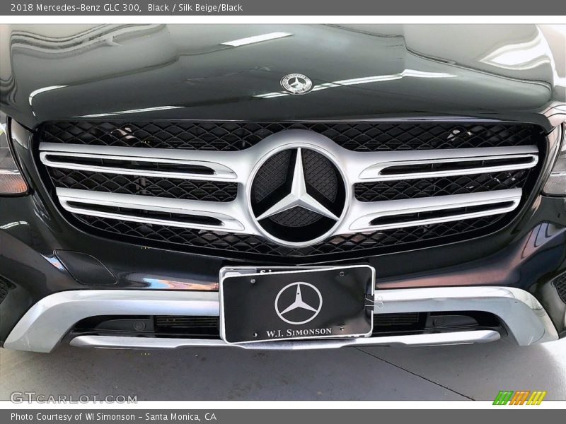 Black / Silk Beige/Black 2018 Mercedes-Benz GLC 300
