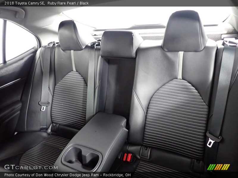 Ruby Flare Pearl / Black 2018 Toyota Camry SE