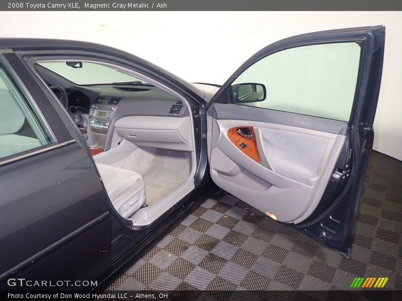 Magnetic Gray Metallic / Ash 2008 Toyota Camry XLE