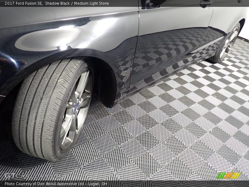 Shadow Black / Medium Light Stone 2017 Ford Fusion SE