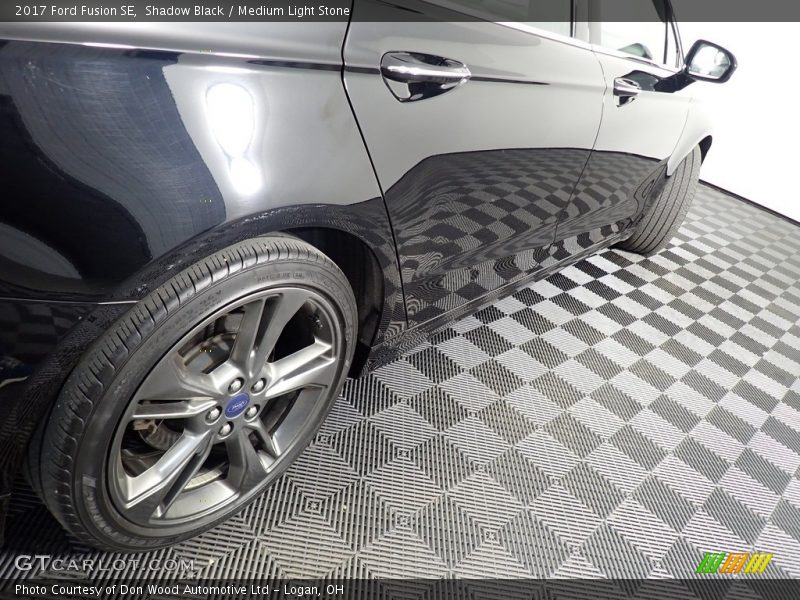Shadow Black / Medium Light Stone 2017 Ford Fusion SE