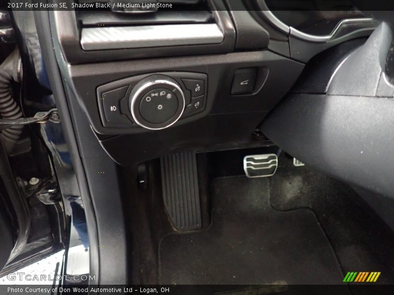 Shadow Black / Medium Light Stone 2017 Ford Fusion SE