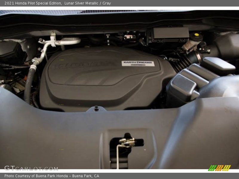 Lunar Silver Metallic / Gray 2021 Honda Pilot Special Edition