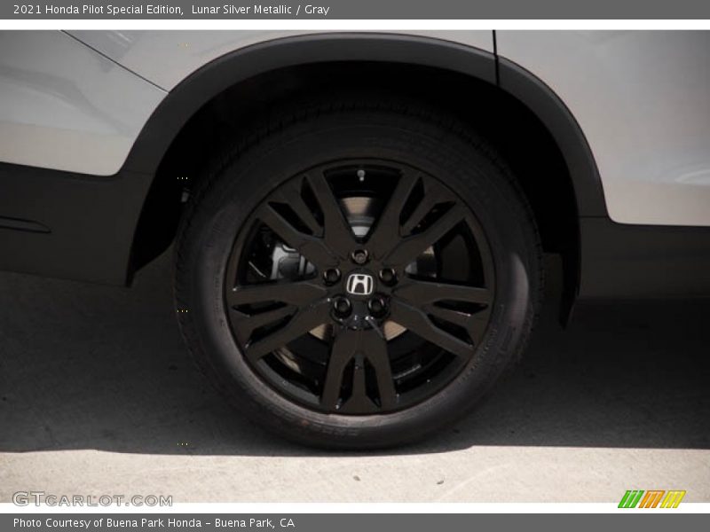 Lunar Silver Metallic / Gray 2021 Honda Pilot Special Edition