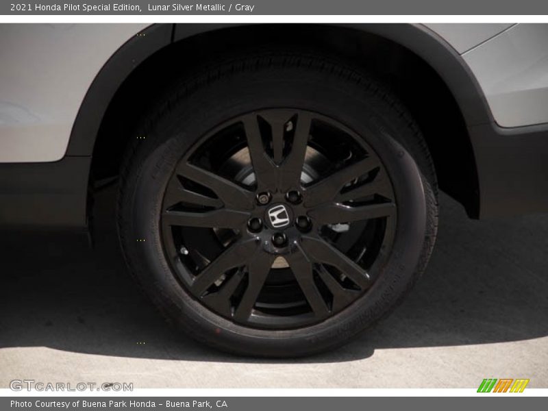 Lunar Silver Metallic / Gray 2021 Honda Pilot Special Edition