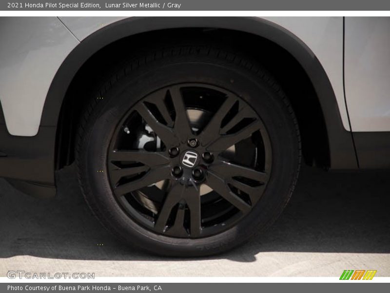 Lunar Silver Metallic / Gray 2021 Honda Pilot Special Edition