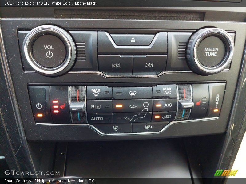 White Gold / Ebony Black 2017 Ford Explorer XLT