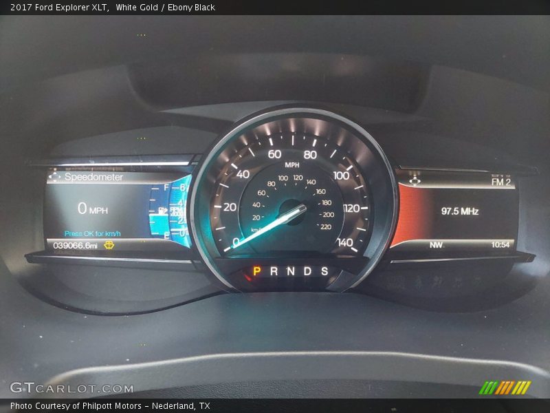 White Gold / Ebony Black 2017 Ford Explorer XLT