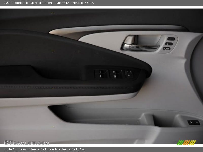 Lunar Silver Metallic / Gray 2021 Honda Pilot Special Edition