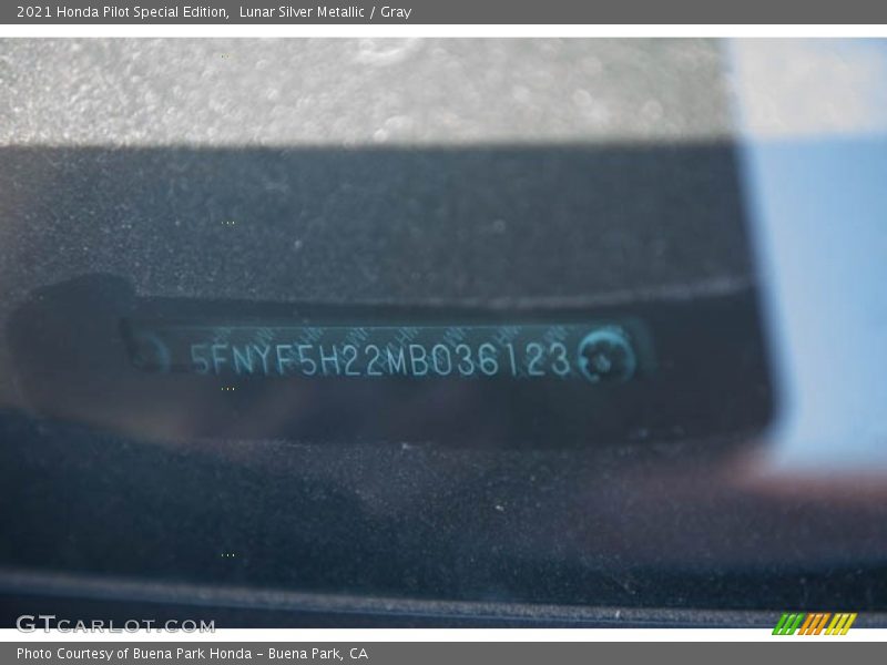 Lunar Silver Metallic / Gray 2021 Honda Pilot Special Edition