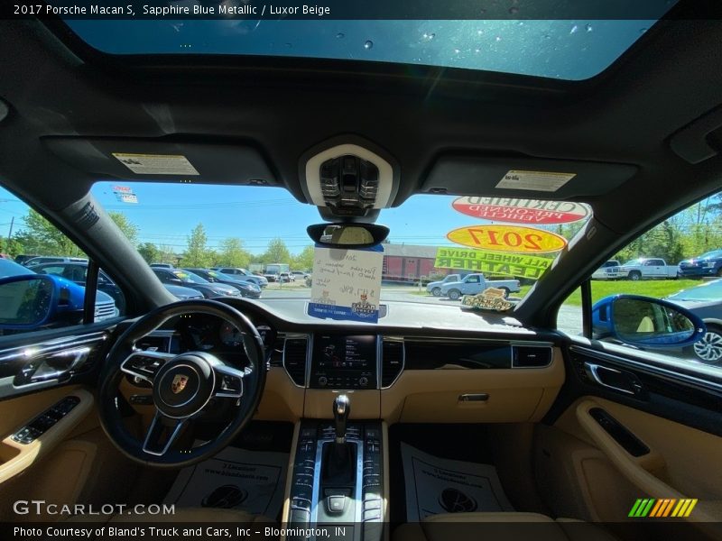 Sapphire Blue Metallic / Luxor Beige 2017 Porsche Macan S