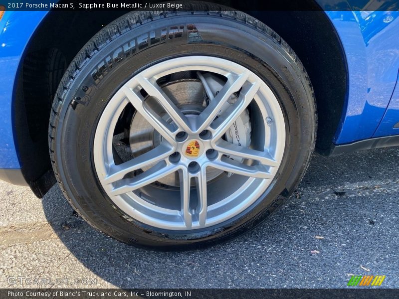 Sapphire Blue Metallic / Luxor Beige 2017 Porsche Macan S