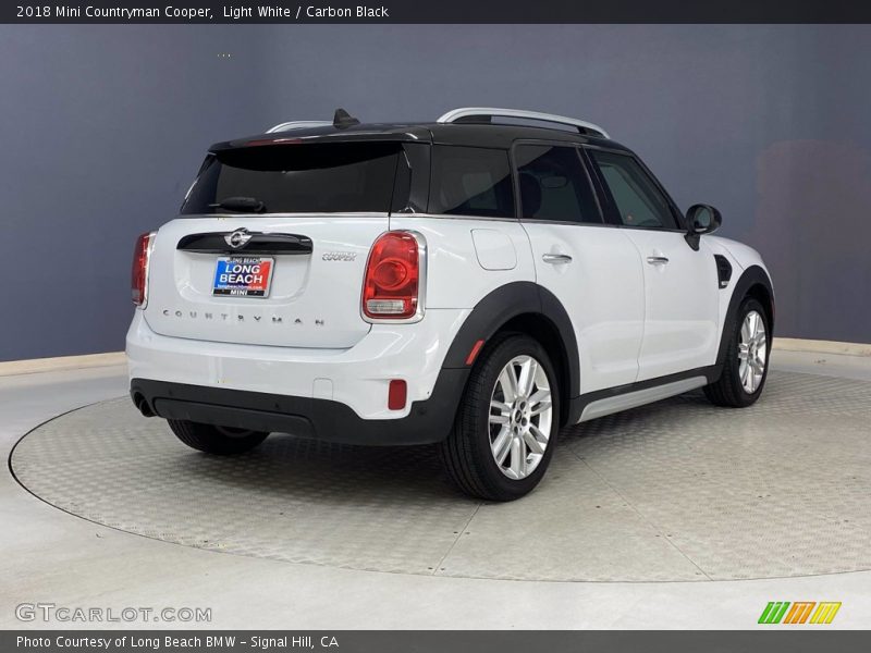 Light White / Carbon Black 2018 Mini Countryman Cooper