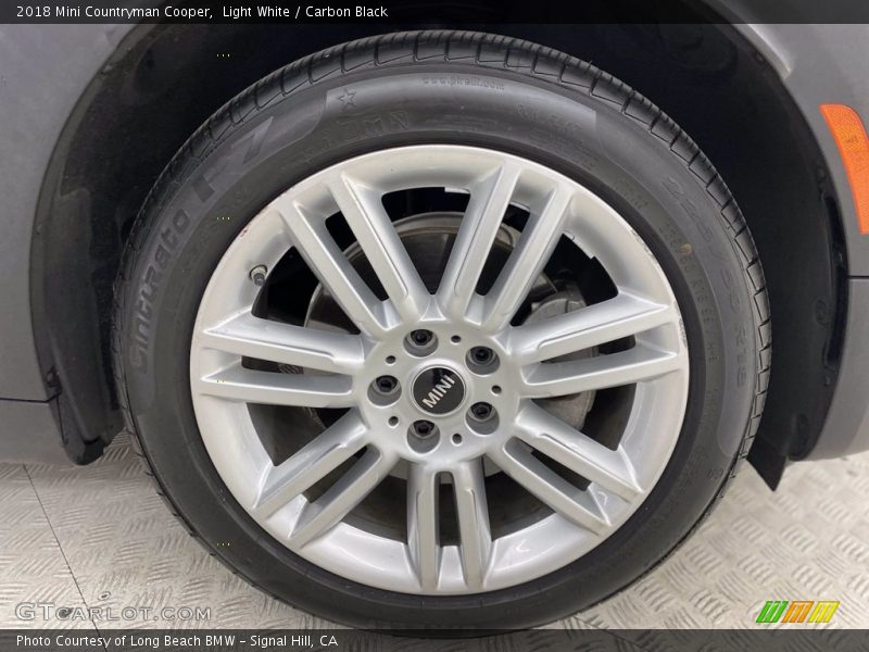 Light White / Carbon Black 2018 Mini Countryman Cooper