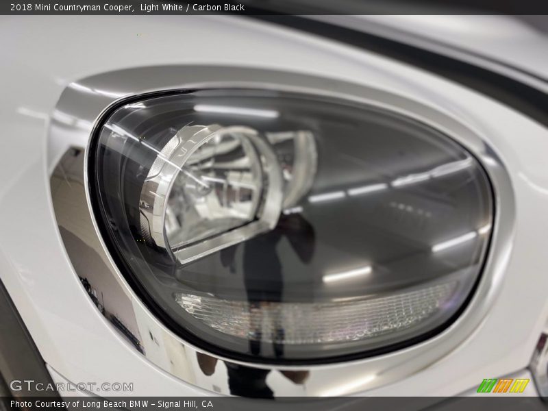 Light White / Carbon Black 2018 Mini Countryman Cooper