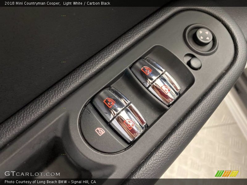 Light White / Carbon Black 2018 Mini Countryman Cooper
