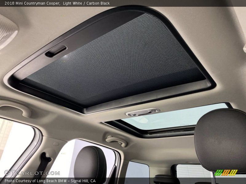 Light White / Carbon Black 2018 Mini Countryman Cooper