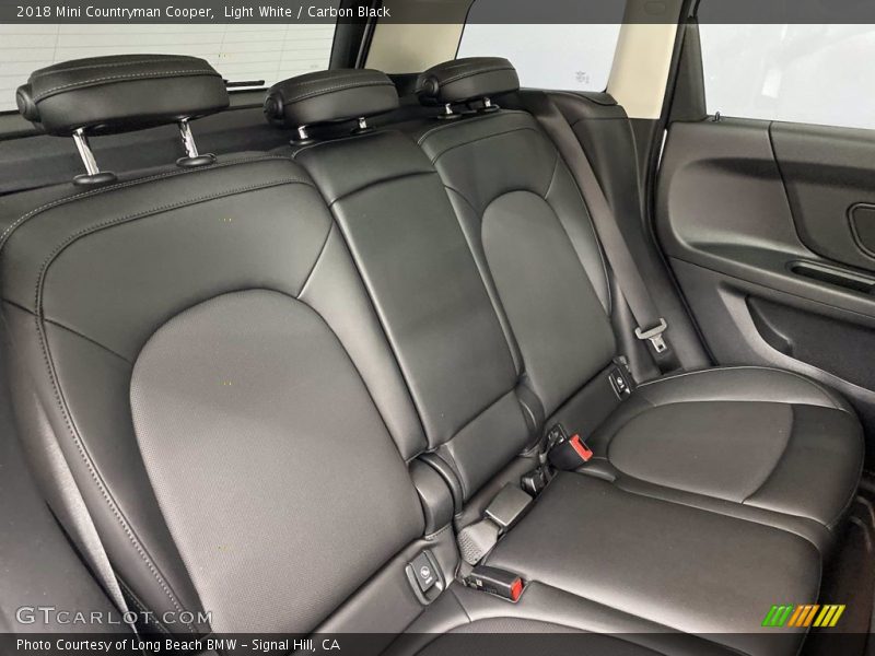 Light White / Carbon Black 2018 Mini Countryman Cooper
