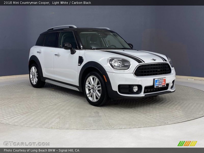 Light White / Carbon Black 2018 Mini Countryman Cooper