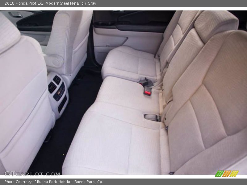 Modern Steel Metallic / Gray 2018 Honda Pilot EX
