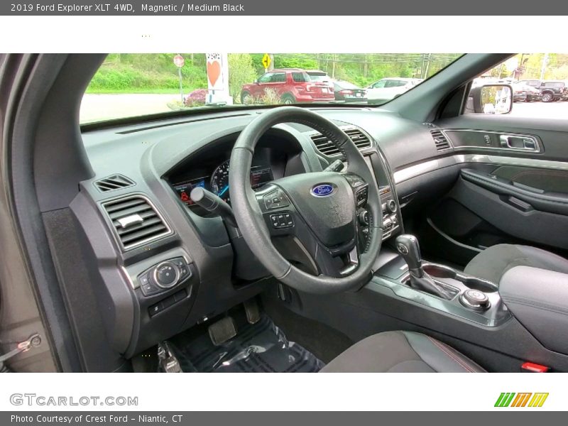 Magnetic / Medium Black 2019 Ford Explorer XLT 4WD